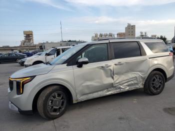  Salvage Kia Carnival