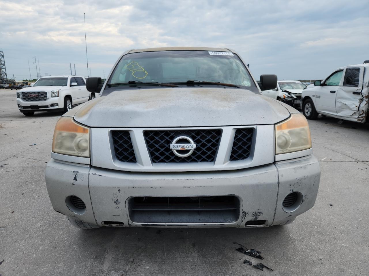 Nissan Titan Xe Image 11