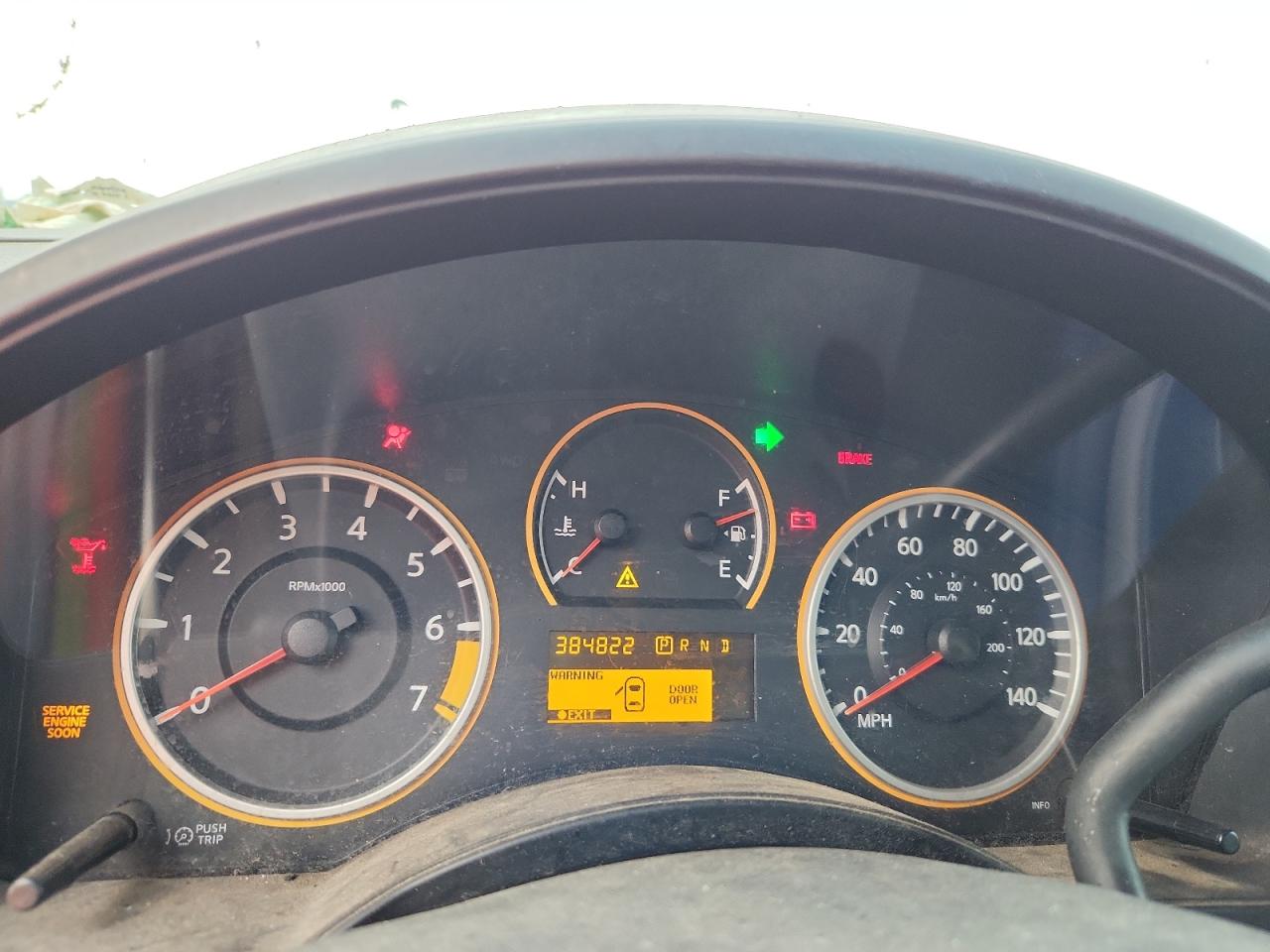 Nissan Titan Xe Image 12