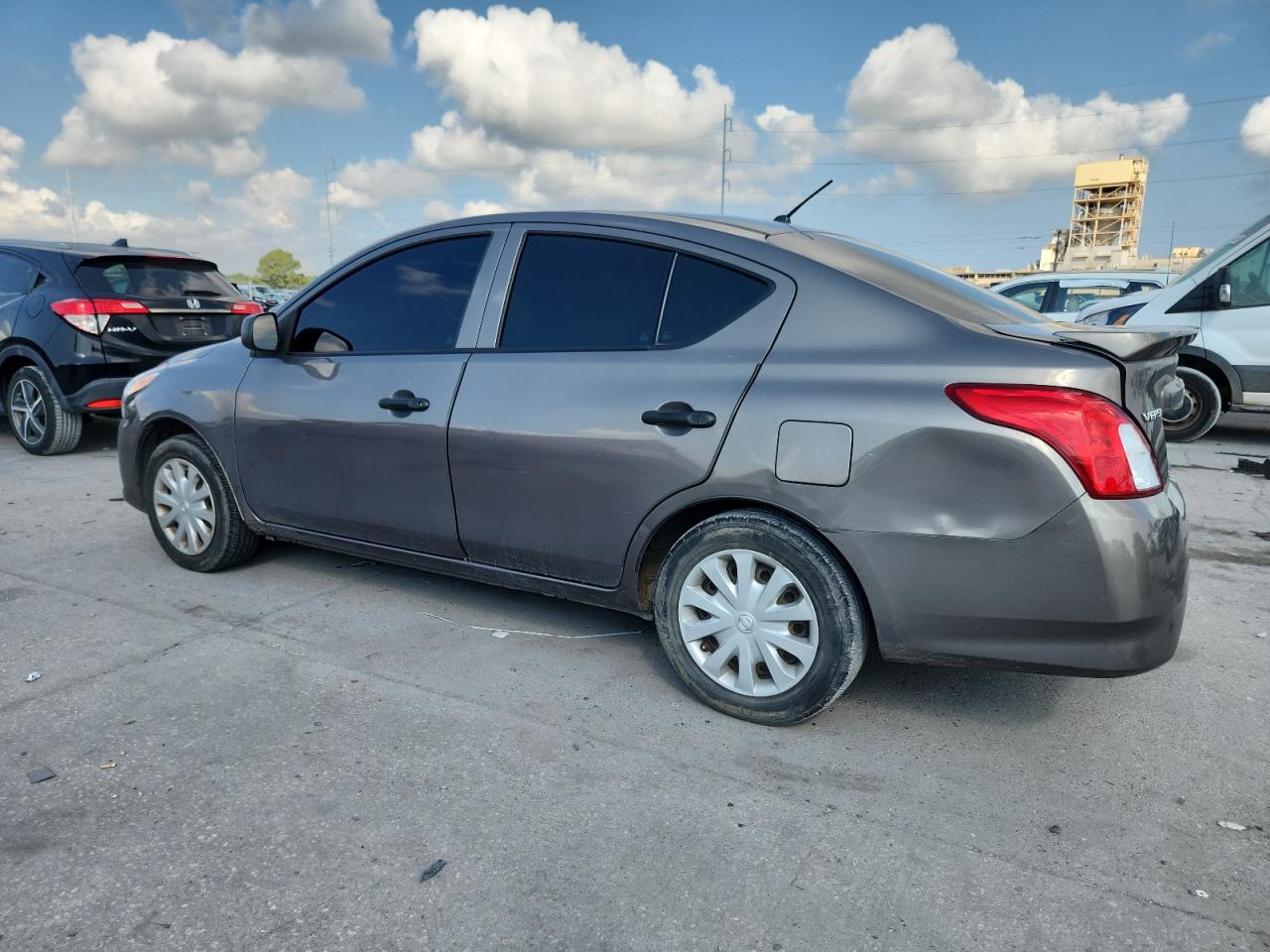 Nissan Versa S Image 11