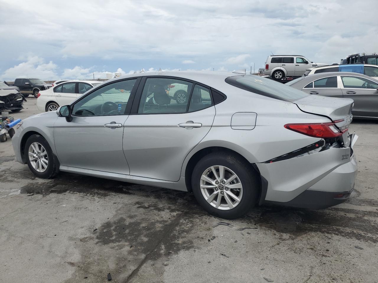 Toyota Camry Xse Image 2