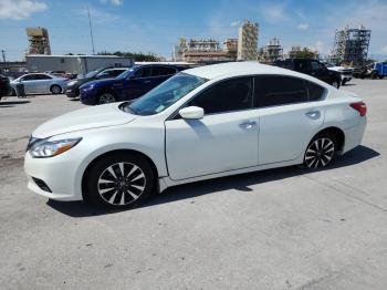  Salvage Nissan Altima