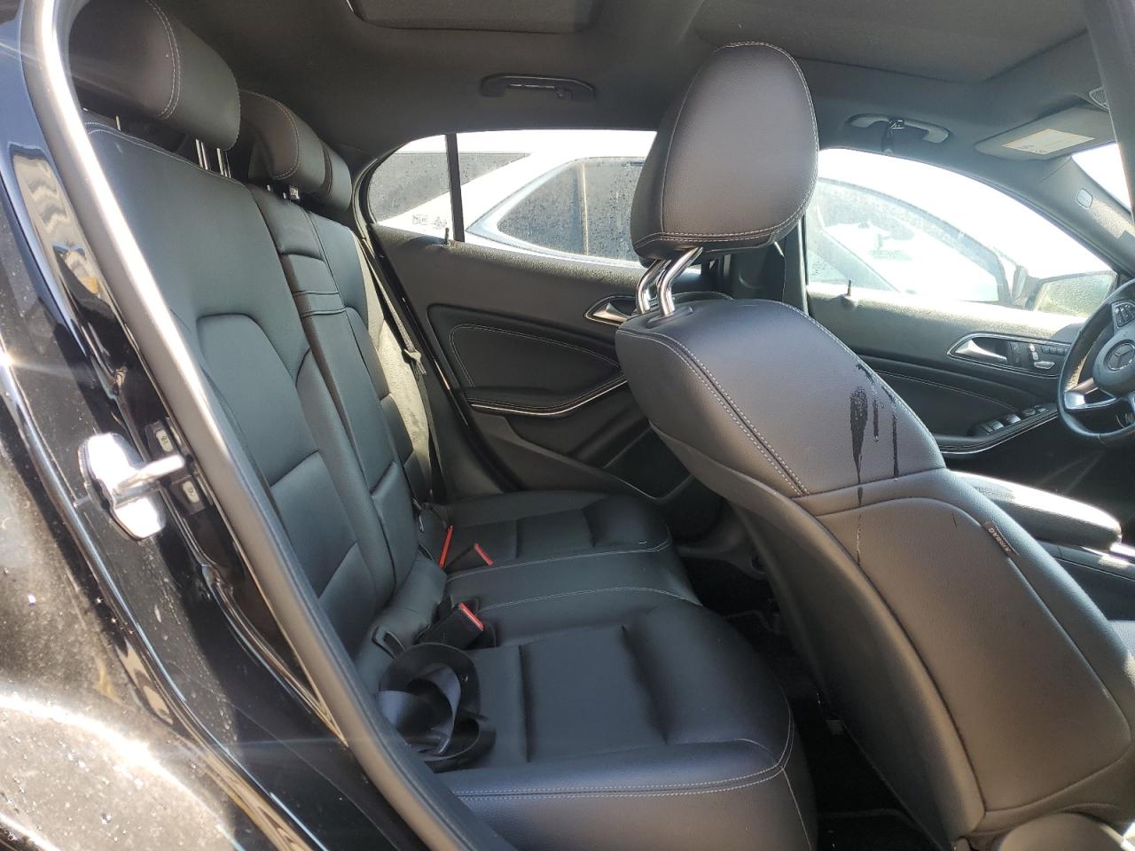 Mercedes-Benz GLA 250 Image 13