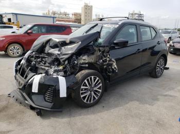  Salvage Nissan Kicks