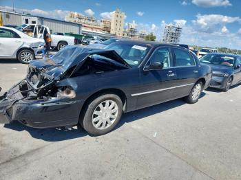  Salvage Lincoln Towncar