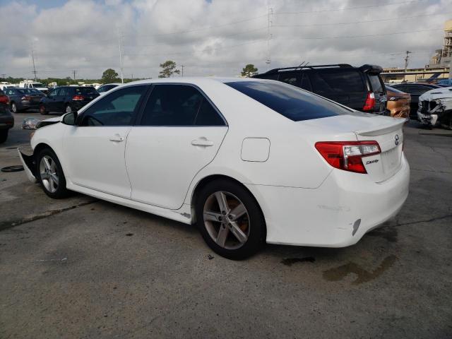 Toyota Camry L Image 2