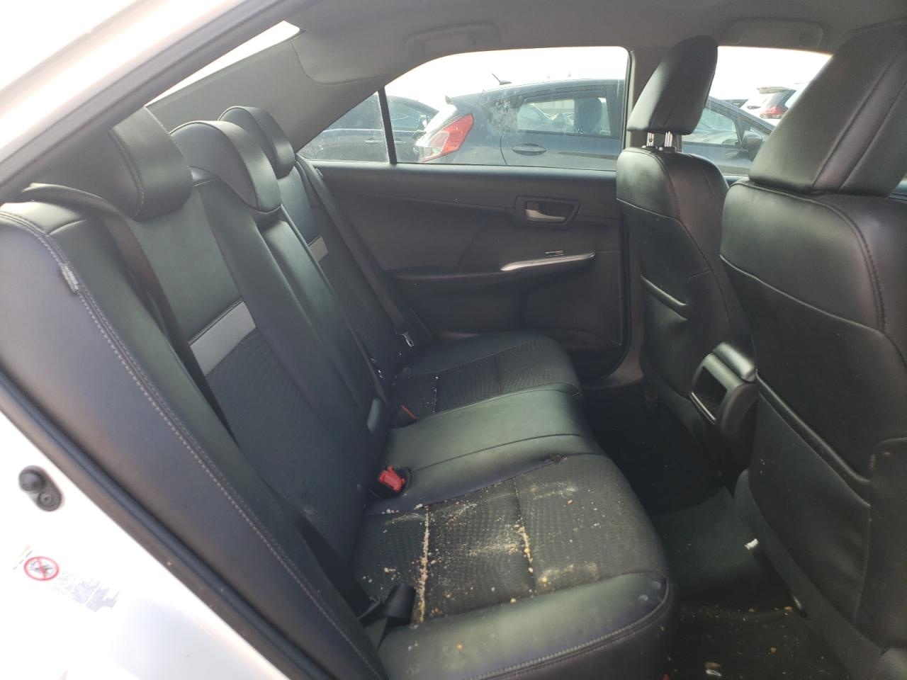 Toyota Camry L Image 9