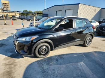  Salvage Nissan Kicks