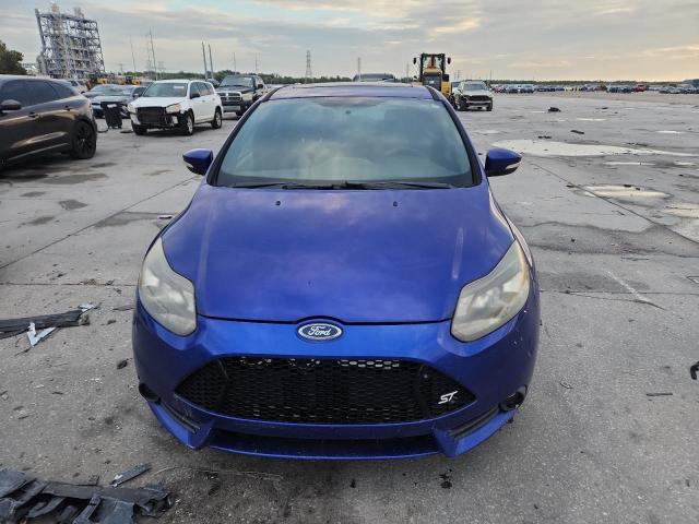 Ford Focus St Image 10