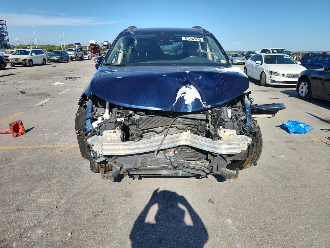 Chrysler Pacifica Limited Image 2