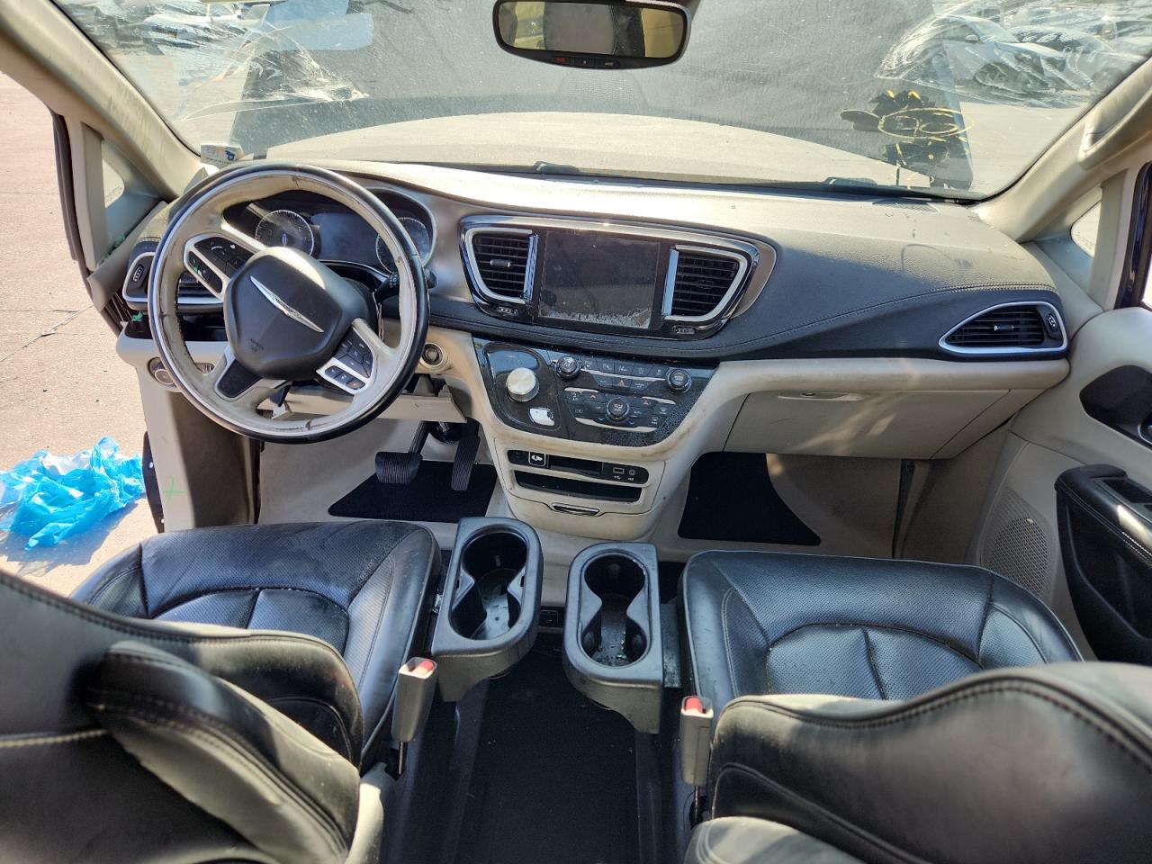 Chrysler Pacifica Limited Image 8