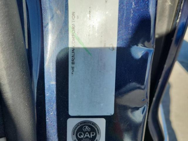 Chrysler Pacifica Limited Image 12