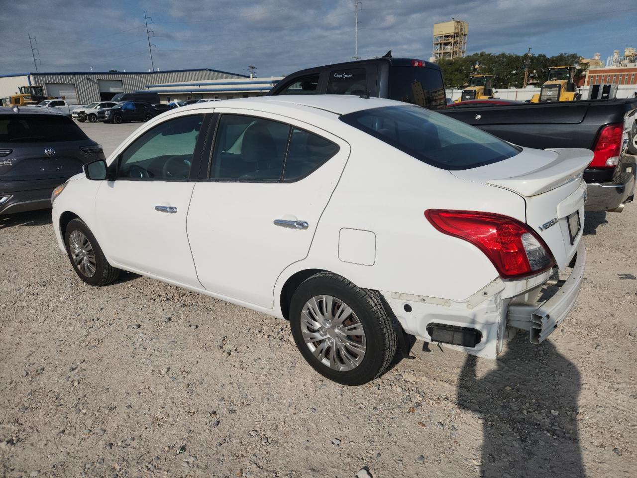 Nissan Versa S Image 3