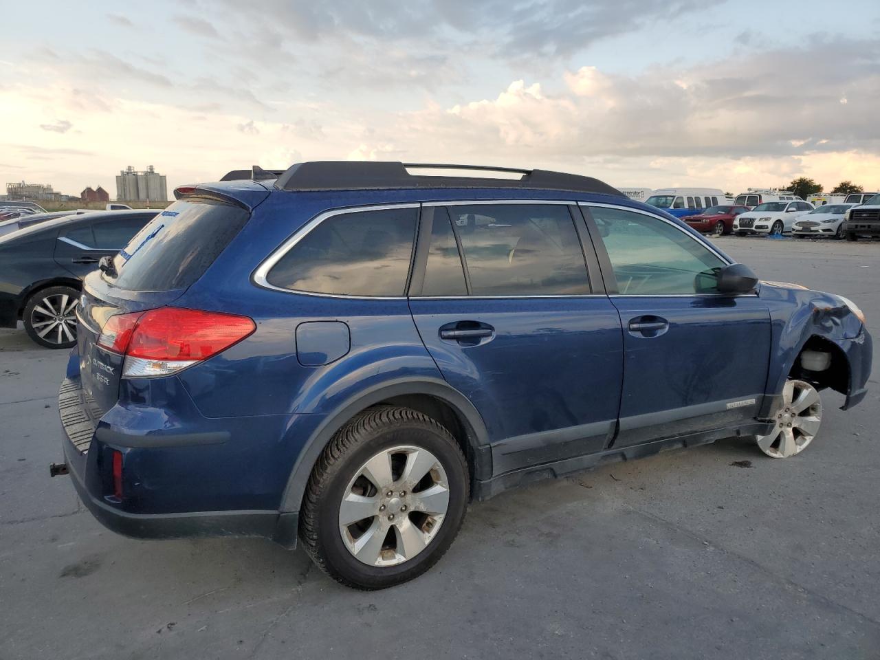 Subaru Outback 3.6r Limited Image 12