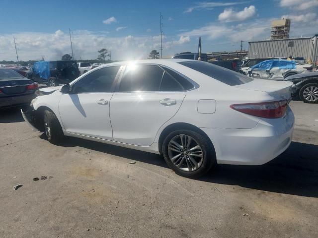 Toyota Camry Le Image 6