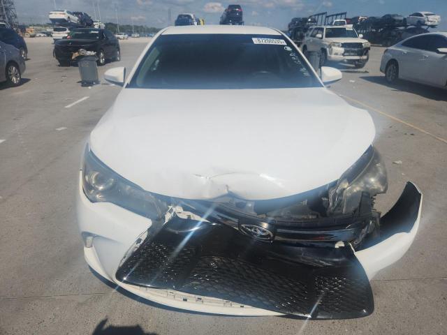 Toyota Camry Le Image 2