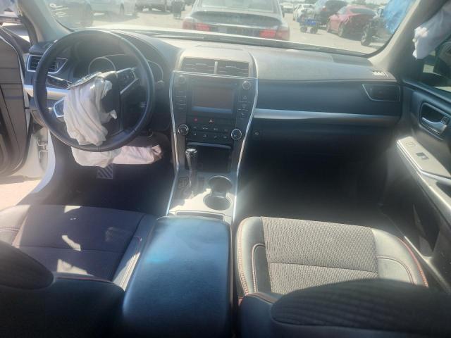 Toyota Camry Le Image 10