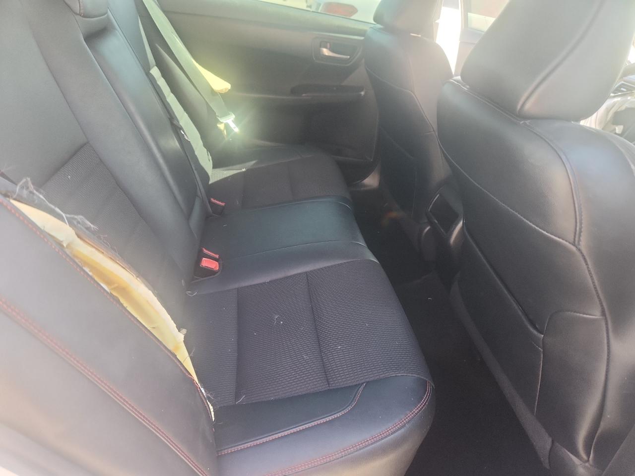 Toyota Camry Le Image 5