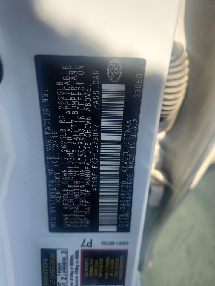 Toyota Camry Le Image 9