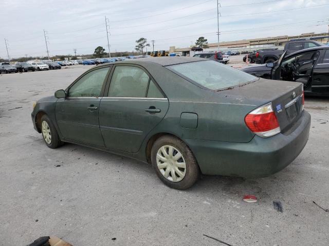 Toyota Camry Le Image 6