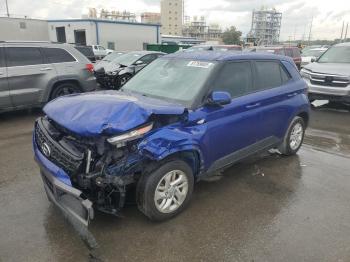  Salvage Hyundai VENUE