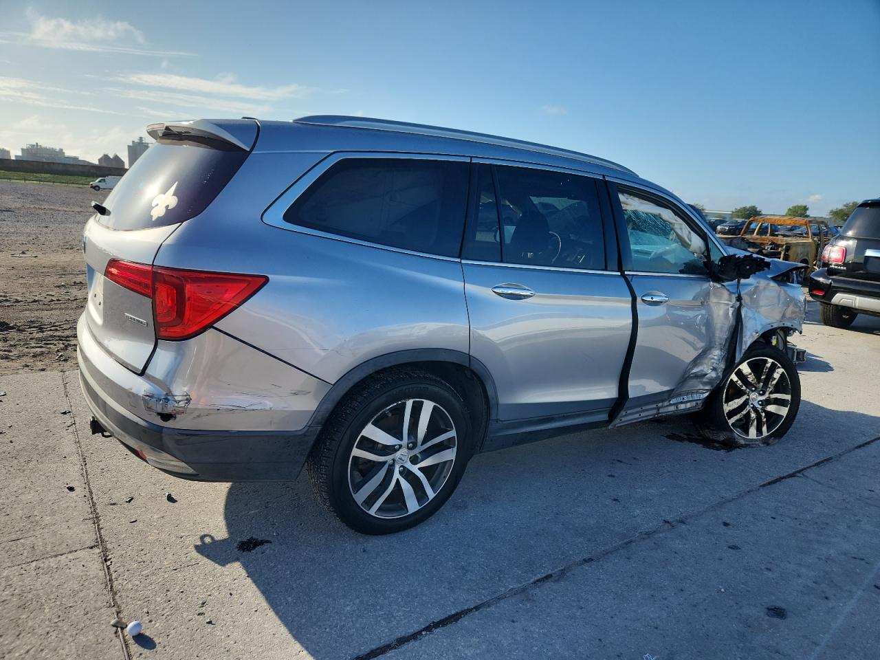 Honda Pilot Touring Image 4