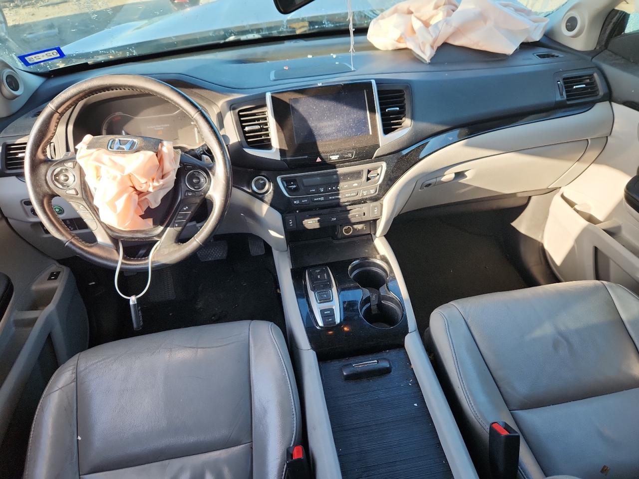 Honda Pilot Touring Image 8