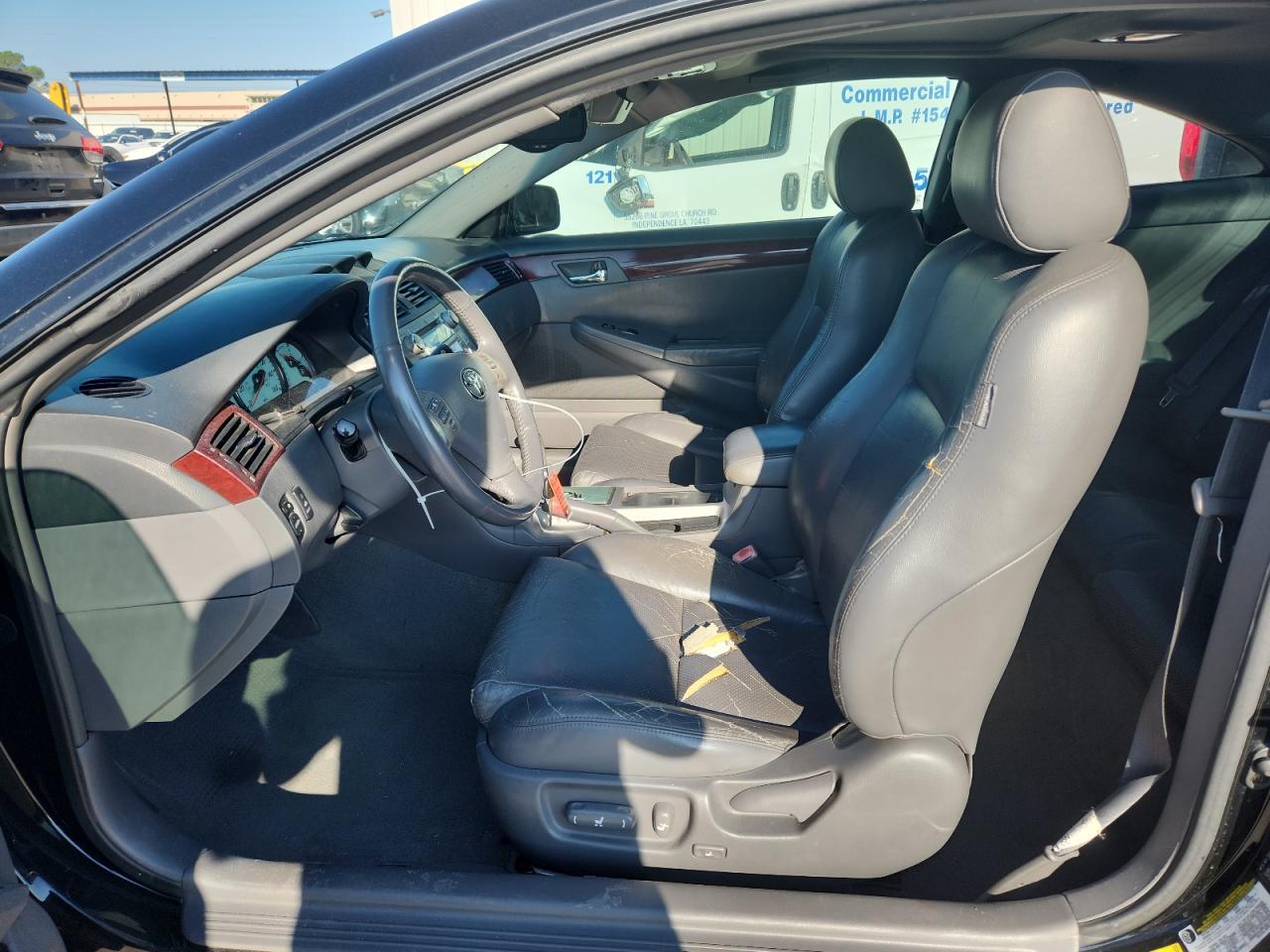 Toyota Camry Se Image 5