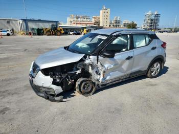  Salvage Nissan Kicks