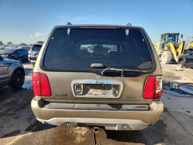 Lincoln Navigator Image 8