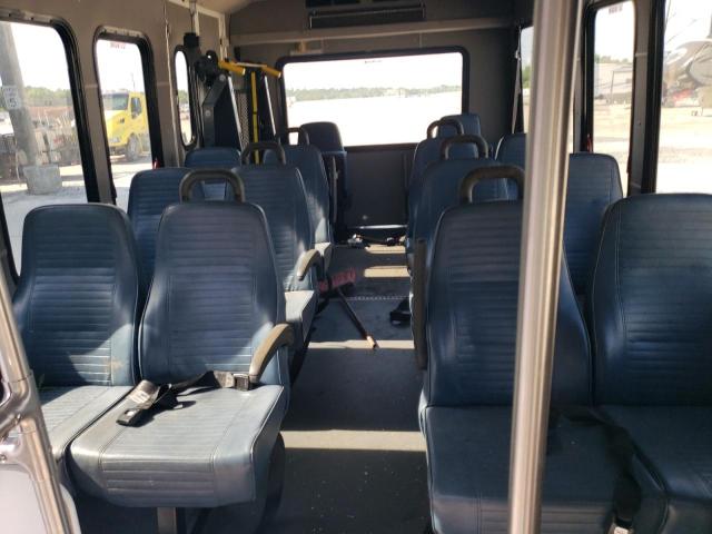 Chevrolet Express Image 10