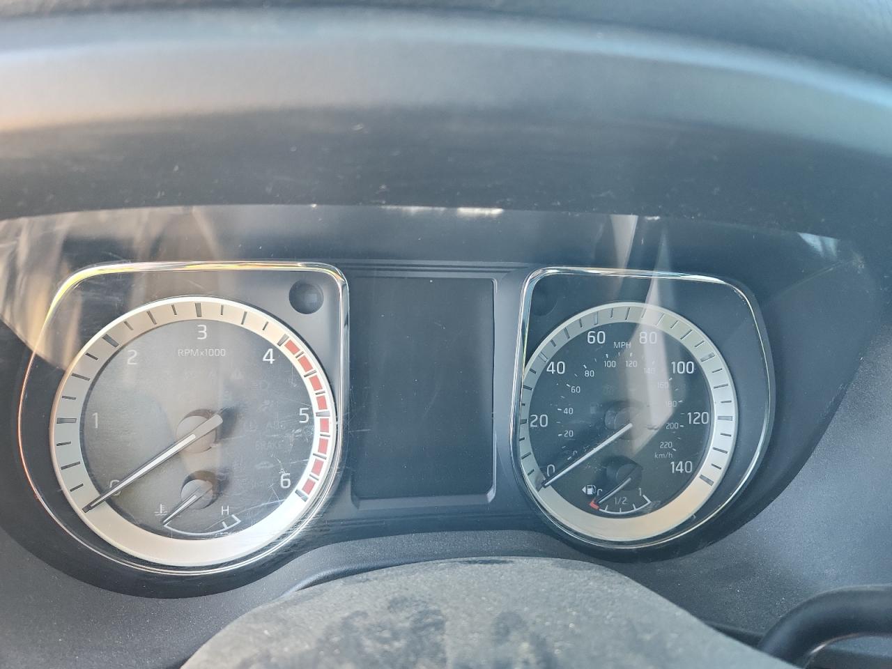 Nissan Titan Sl Image 10