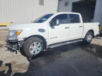  Salvage Nissan Titan