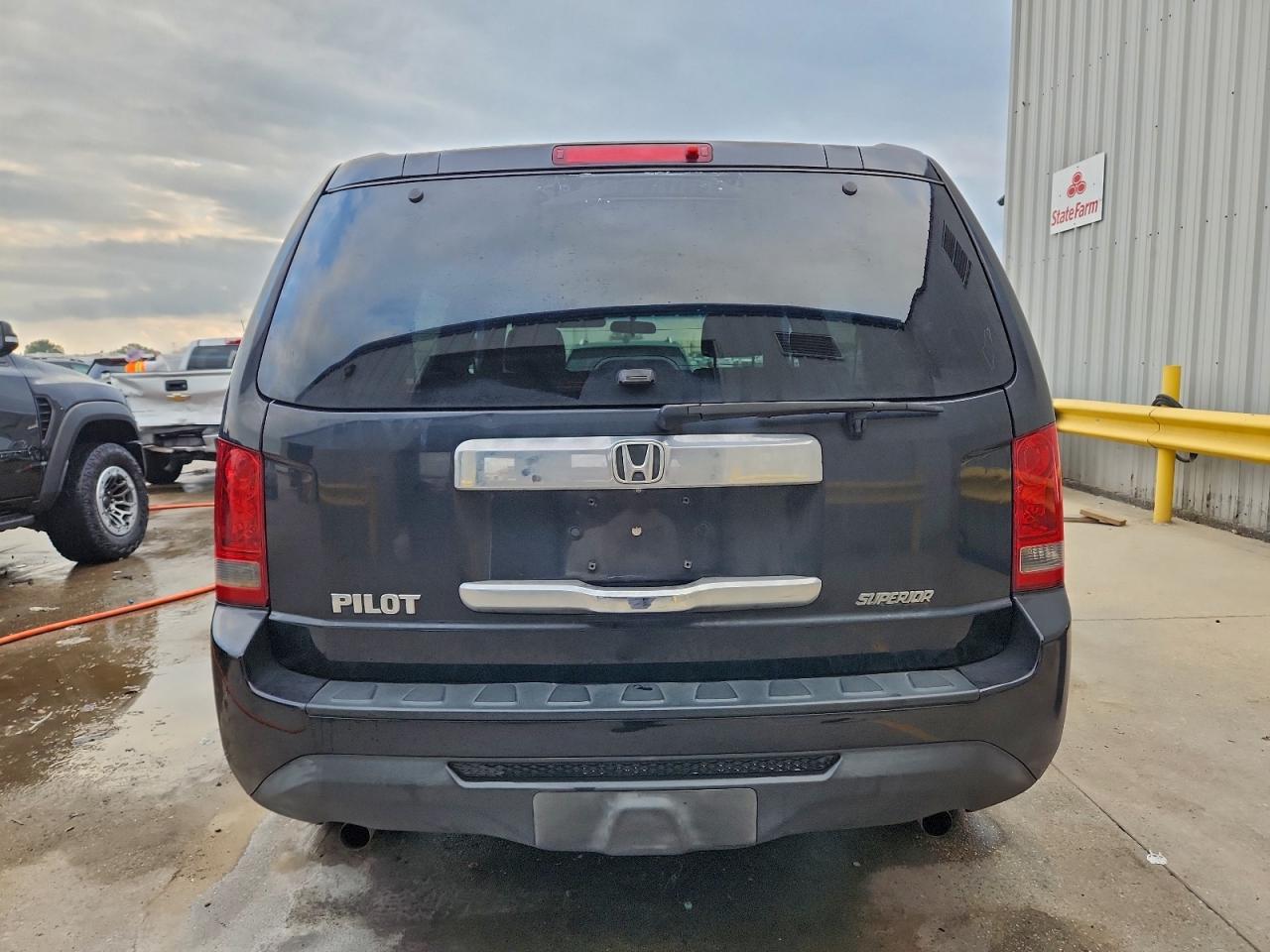Honda Pilot Lx Image 2