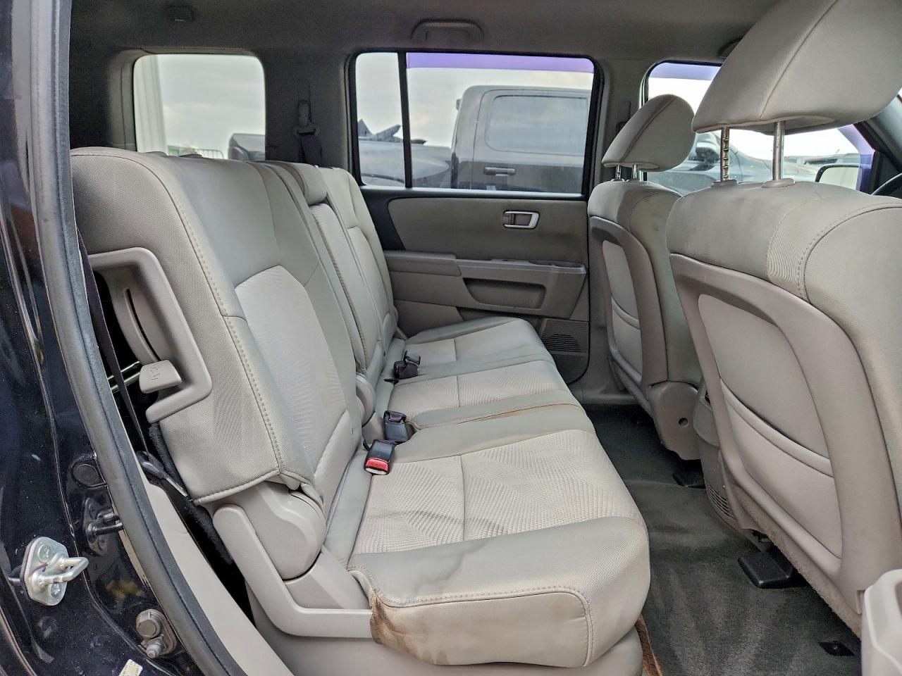 Honda Pilot Lx Image 12