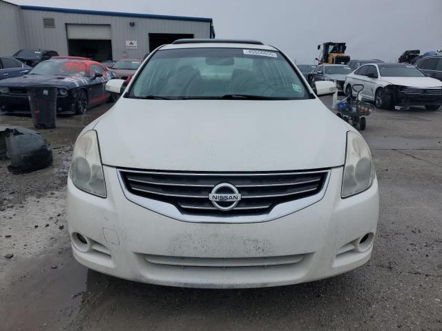 Nissan Altima Base Image 13