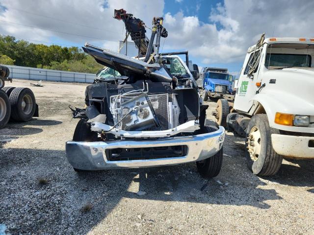 Chevrolet Silverado Image 2