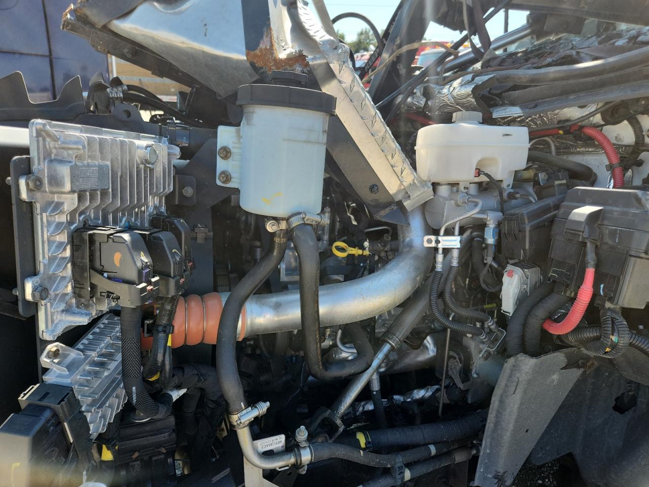 Chevrolet Silverado Image 11