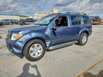  Salvage Nissan Pathfinder