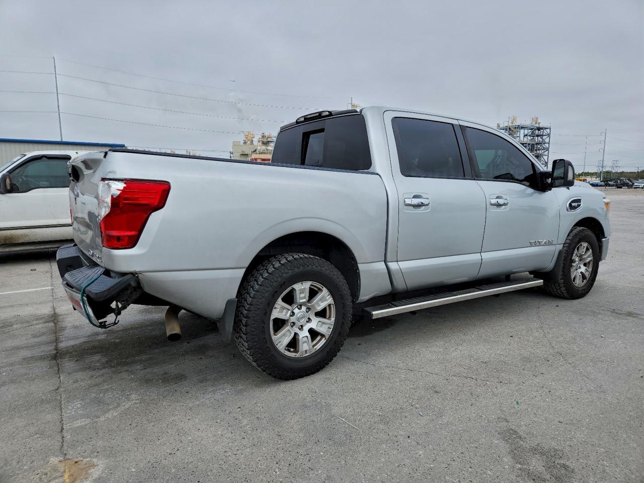 Nissan Titan Sv Image 2