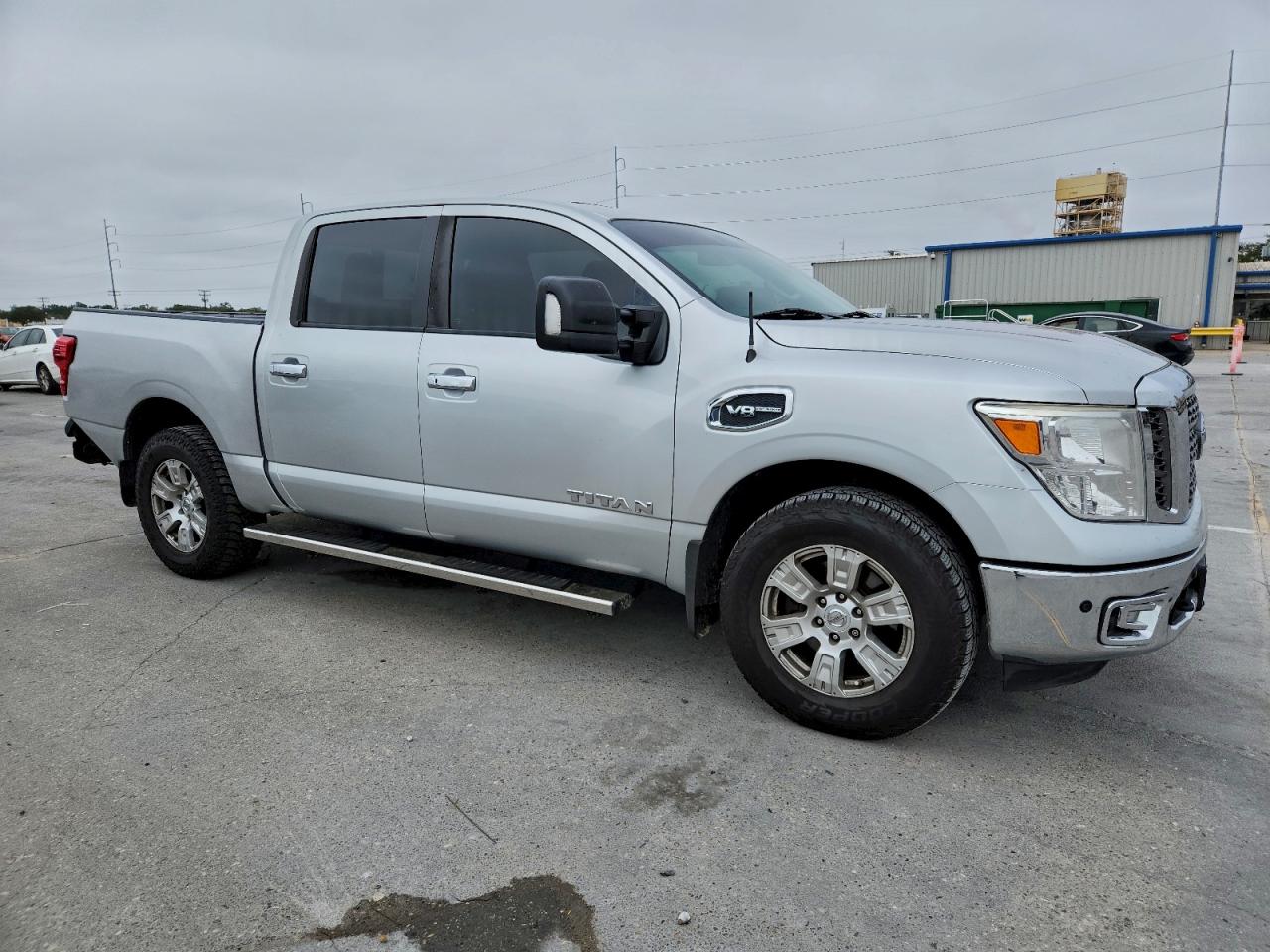 Nissan Titan Sv Image 4