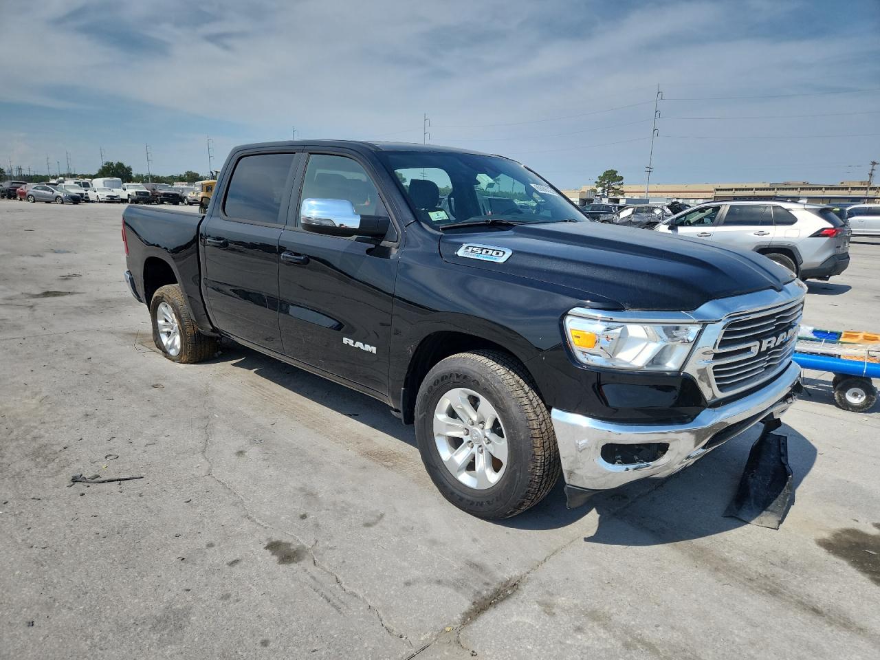 Ram 1500 Laramie Image 5