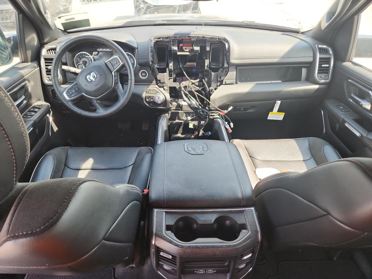 Ram 1500 Laramie Image 12