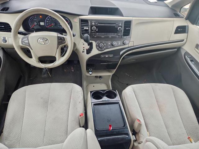 Toyota Sienna Le Image 5