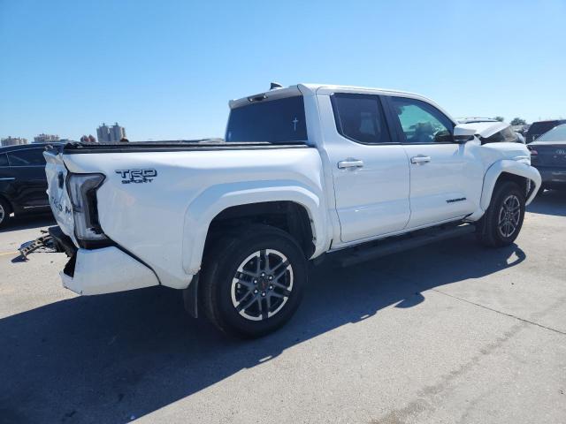 Toyota Tacoma Double Cab Image 11