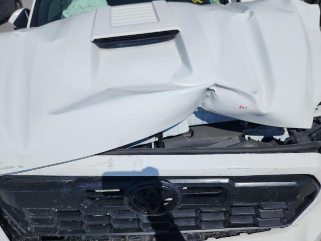 Toyota Tacoma Double Cab Image 3