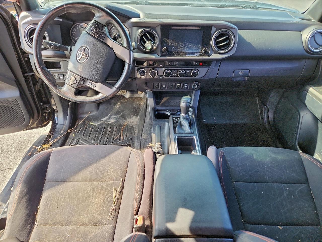 Toyota Tacoma Double Cab Image 5