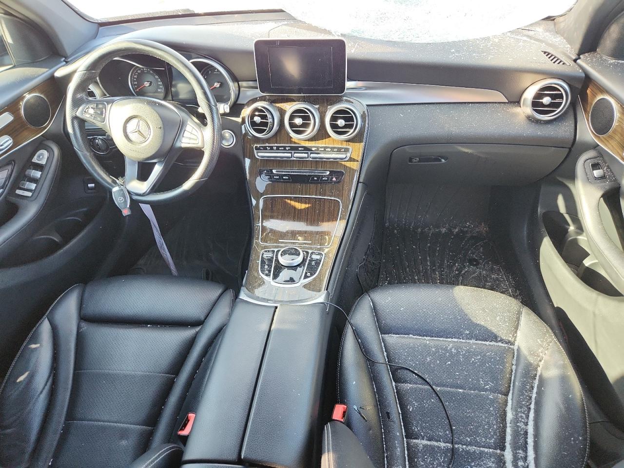 Mercedes-Benz GLC 300 Image 6