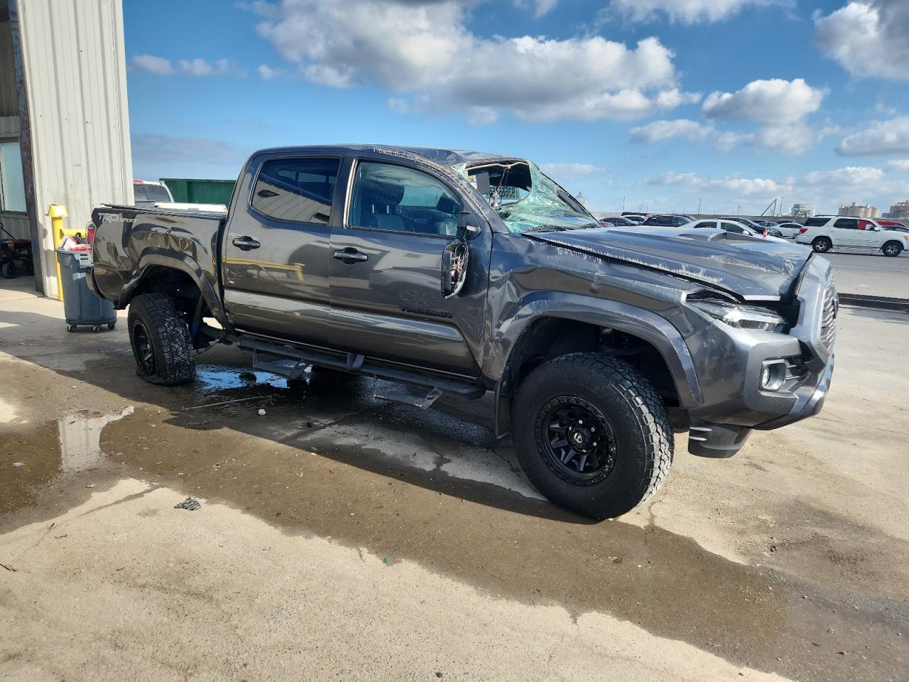 Toyota Tacoma Double Cab Image 4