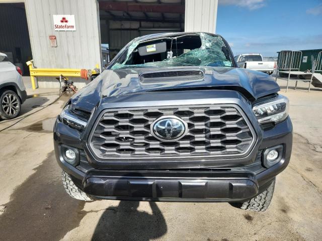 Toyota Tacoma Double Cab Image 8